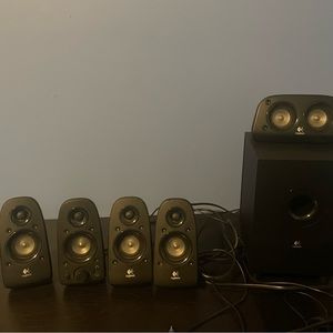 COPY - Logitech set of 5 speakers and 1 subwoofer